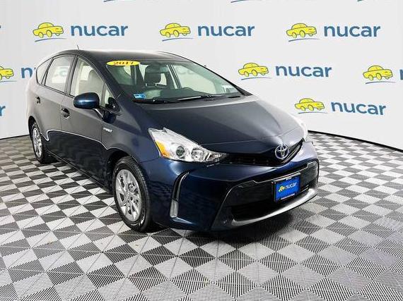 TOYOTA PRIUS V 2017 JTDZN3EUXHJ072660 image